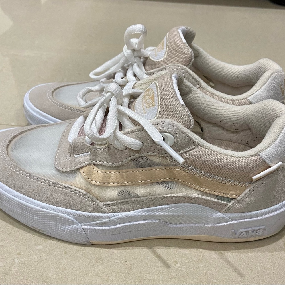 Vans Women's Cream and White Sneakers